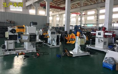山東客戶來訪沖床送料機廠